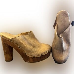 🌸🌸GUC BED STU MULES SIZE 7🌸🌸